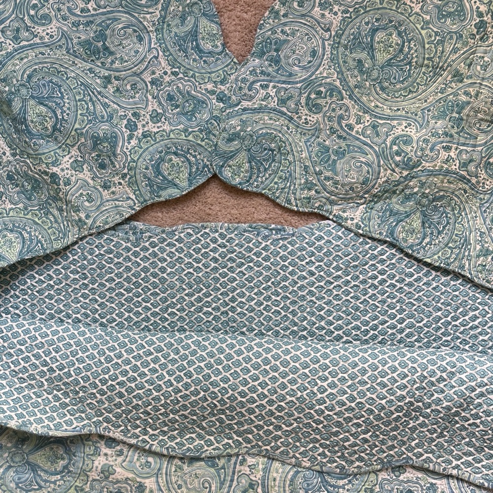 VNTG April Cornell Quilted Bed Spread Scalloped Edges Q/K 108X92 2 Pillow Shams
